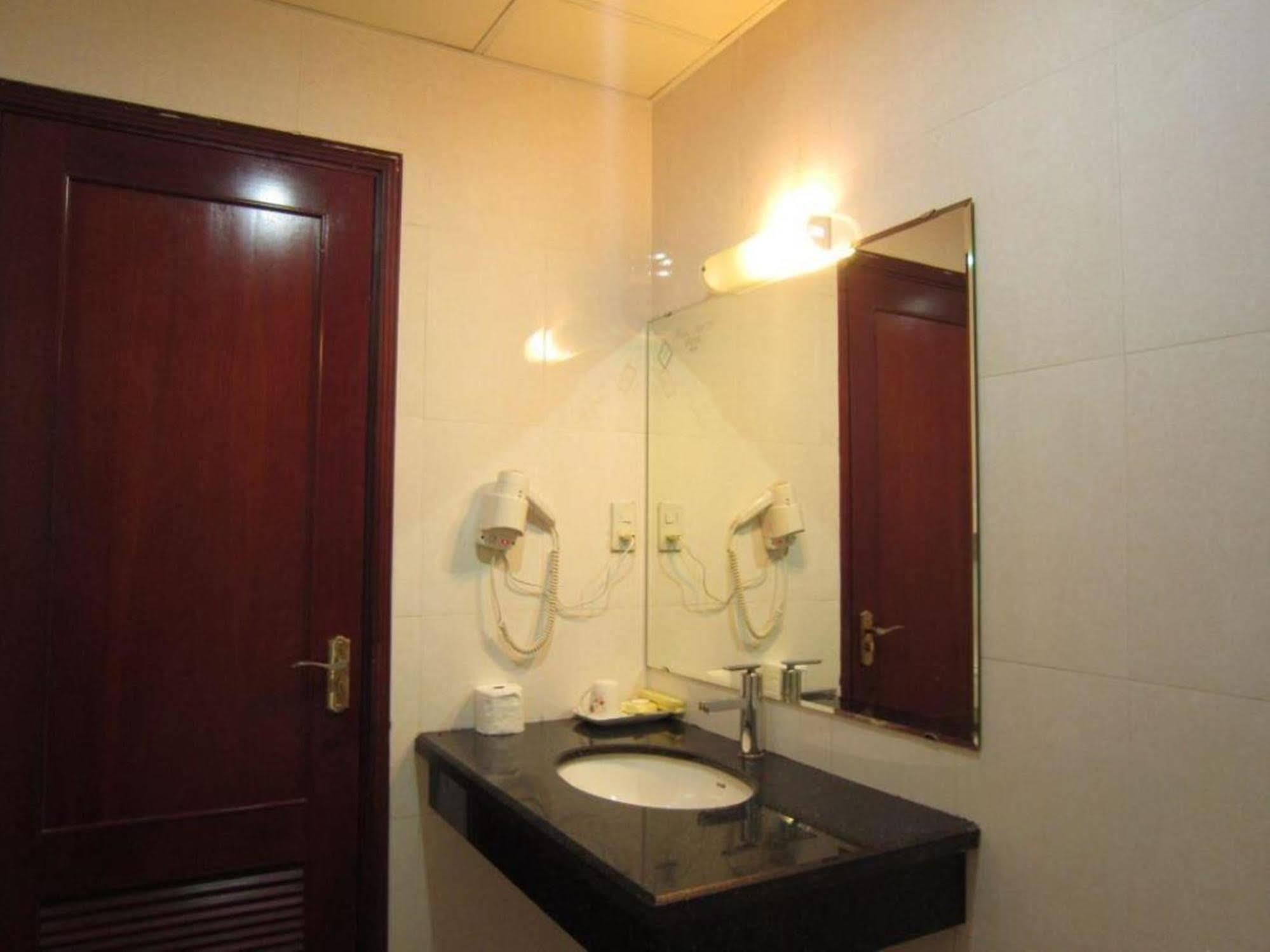 Reddoorz Ruby Star Hotel Truong Dinh Ciudad Ho Chi Minh  Exterior foto